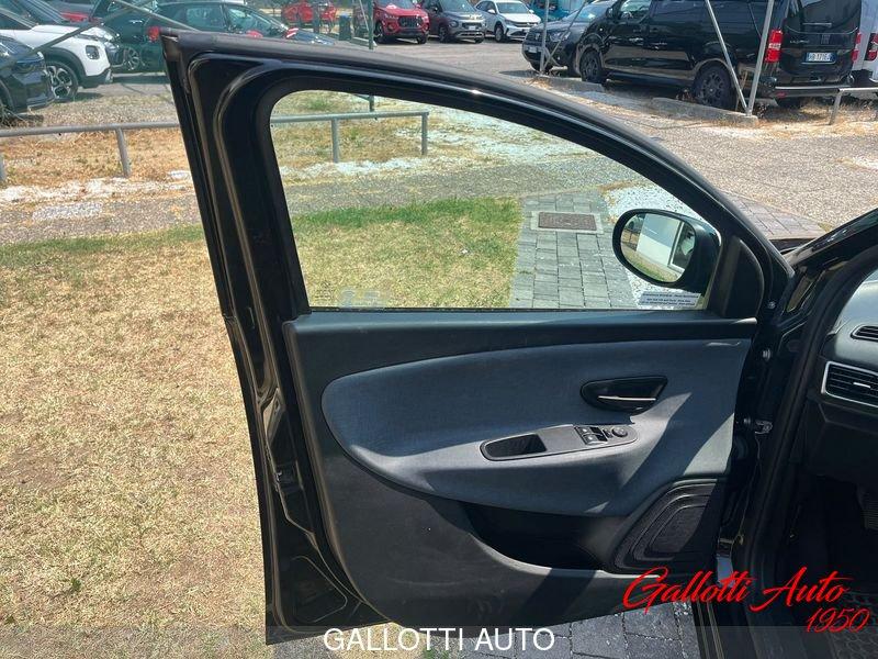 Lancia Ypsilon 1.0 FireFly 70cv Hybrid Gold