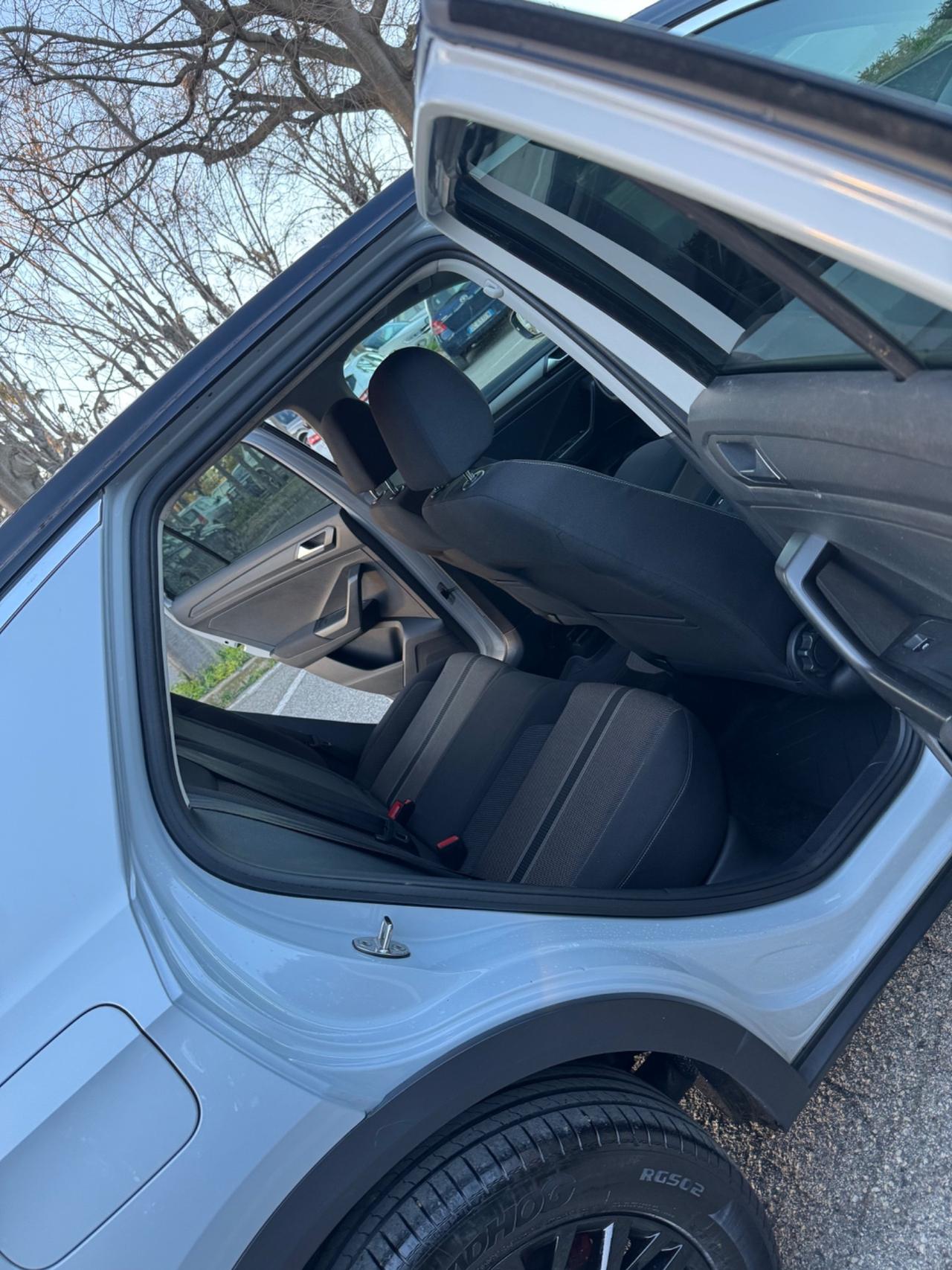 Volkswagen T-Roc 1.6 TDI SCR Business BlueMotion Technology