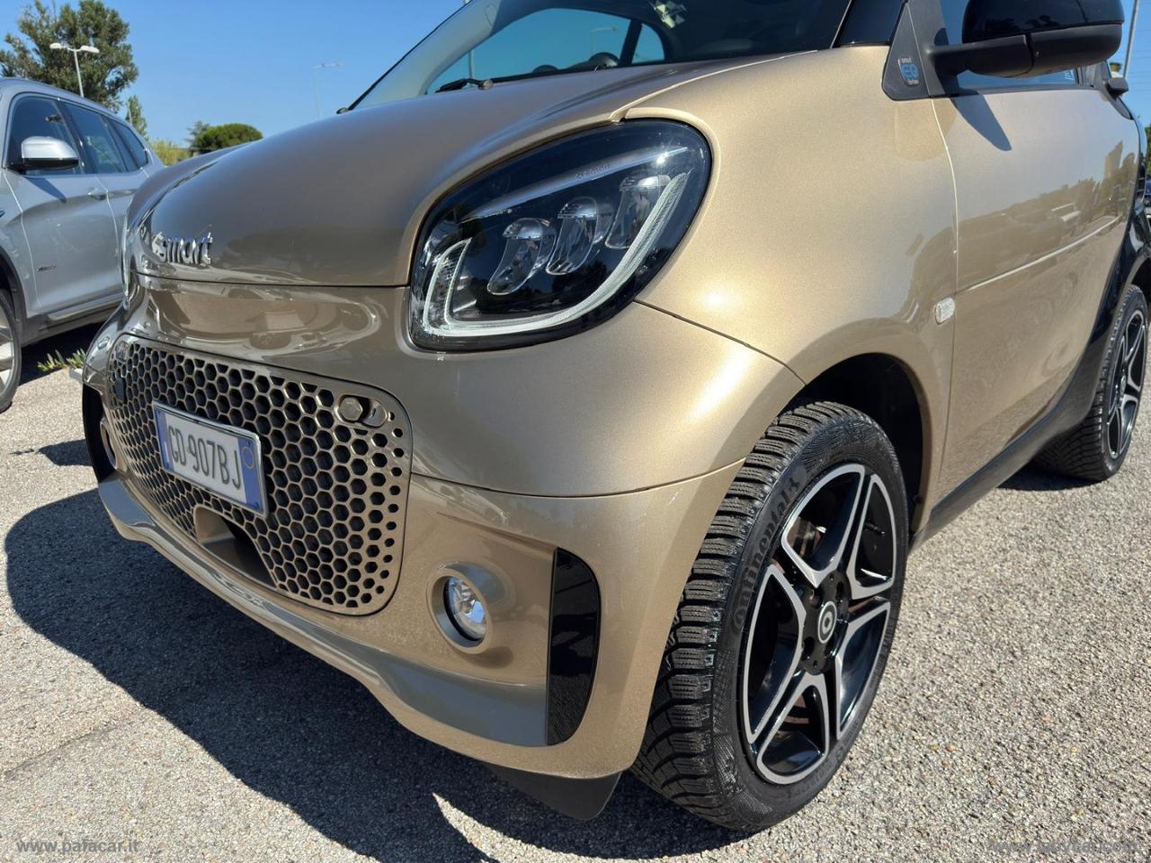 SMART fortwo EQ Parisblue