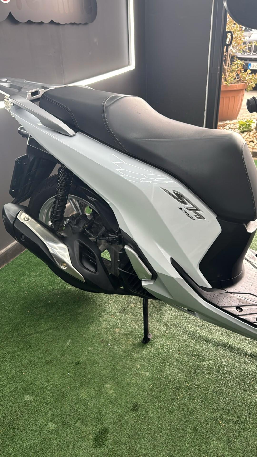 Honda SH 125 SPORT