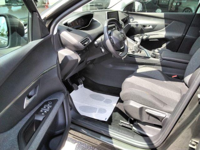 PEUGEOT 3008 BlueHDi 130 S&S EAT8 Business