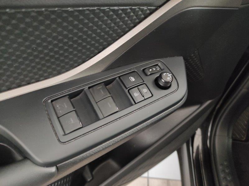 TOYOTA C-HR (2016-2023) - C-HR 1.8 Hybrid E-CVT Business