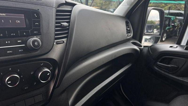 Iveco Nuovo DAILY 22 35C 2.3 PL-RG Cabinato CON SPONDA IDRAULICA