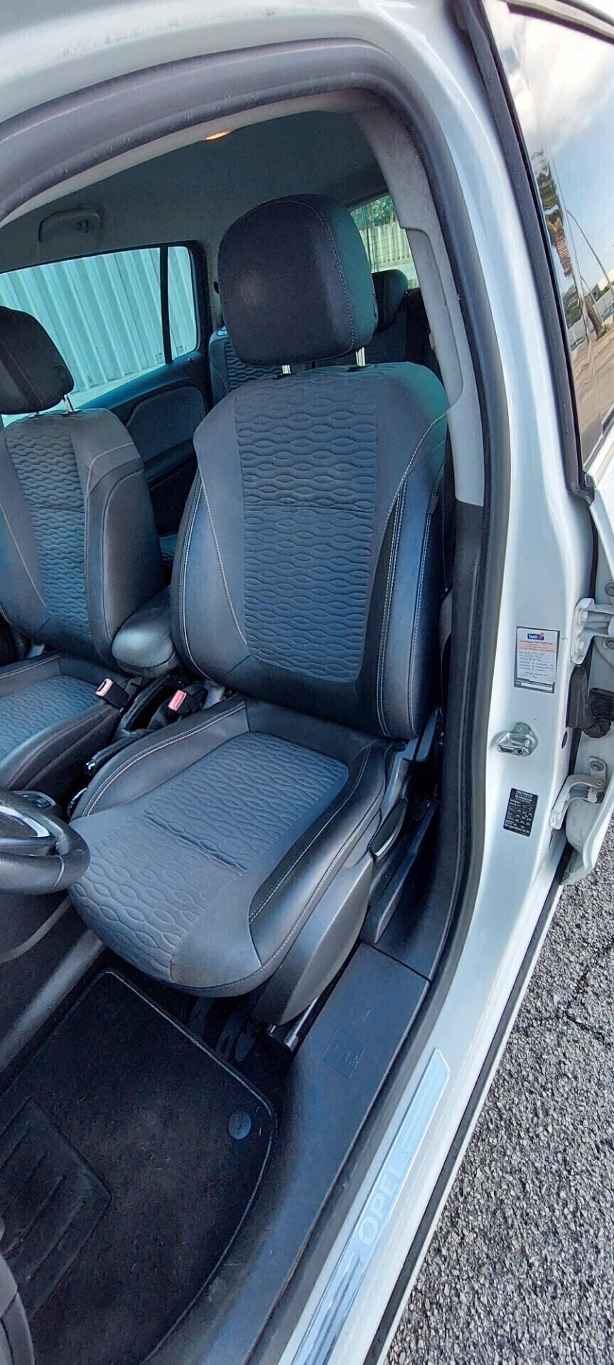 ZAFIRA 7 POSTI 1,6 METANO DI SERIE 150 CV COSMO NAVIGATORE SENSORI TELEFONO CRUISE CONTROL