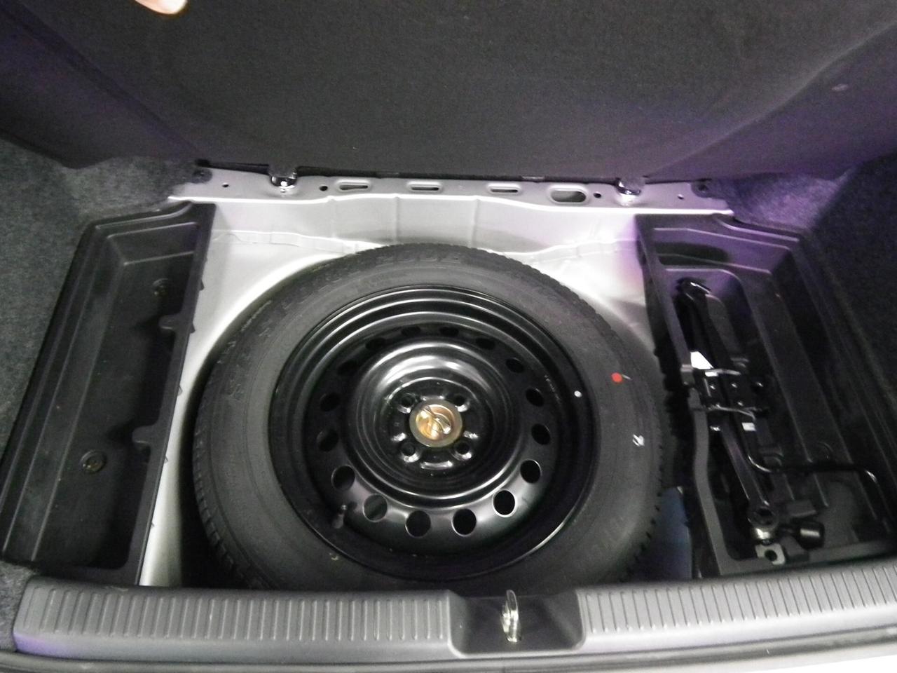 Toyota Corolla 1.6 5 p Sol KM 44.000 ! CLIMA ABS CERCHI