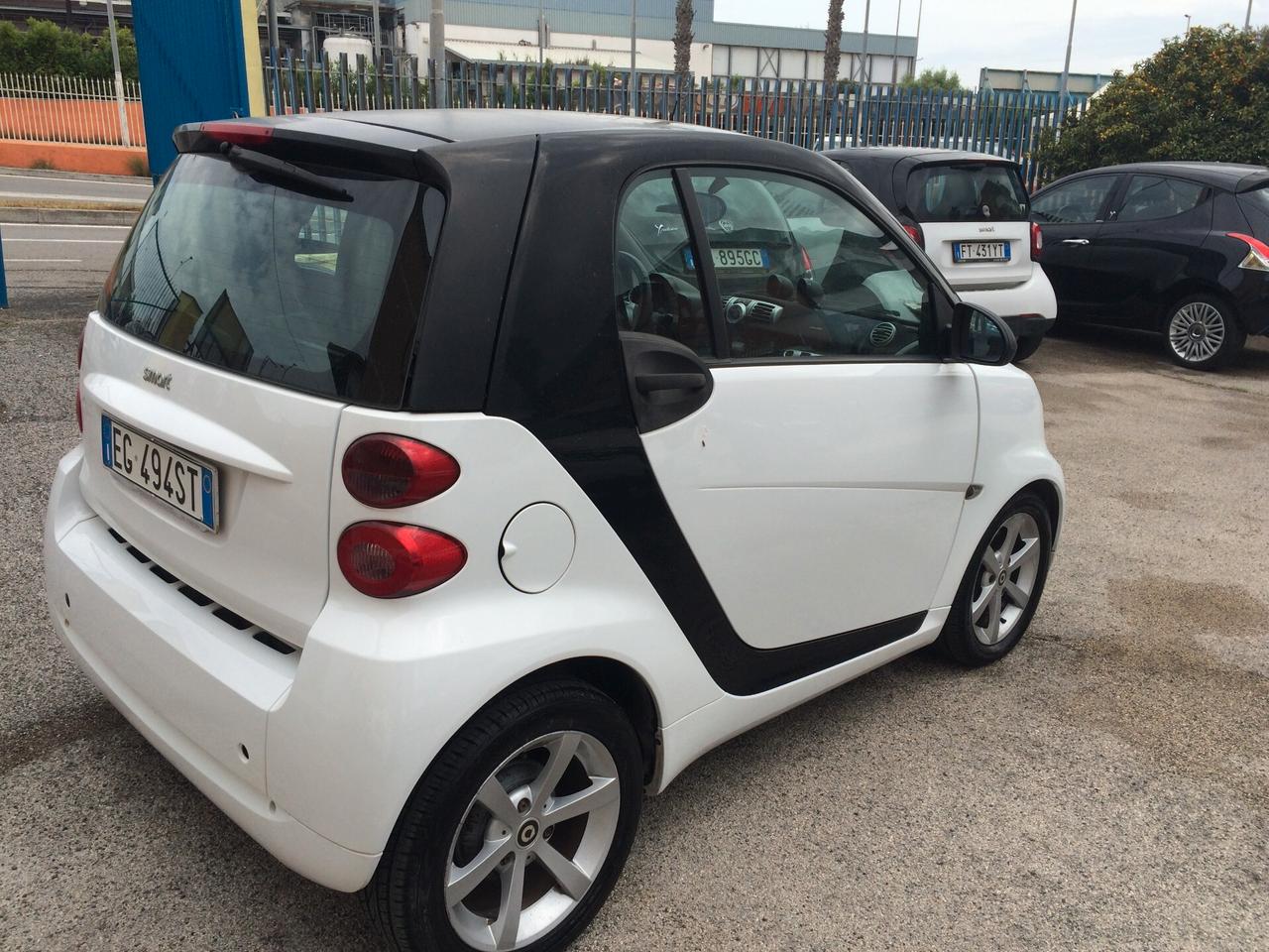 2011 Smart ForTwo 1000 52 kW coupé passion tagliandata con garanzia 12 mesi!