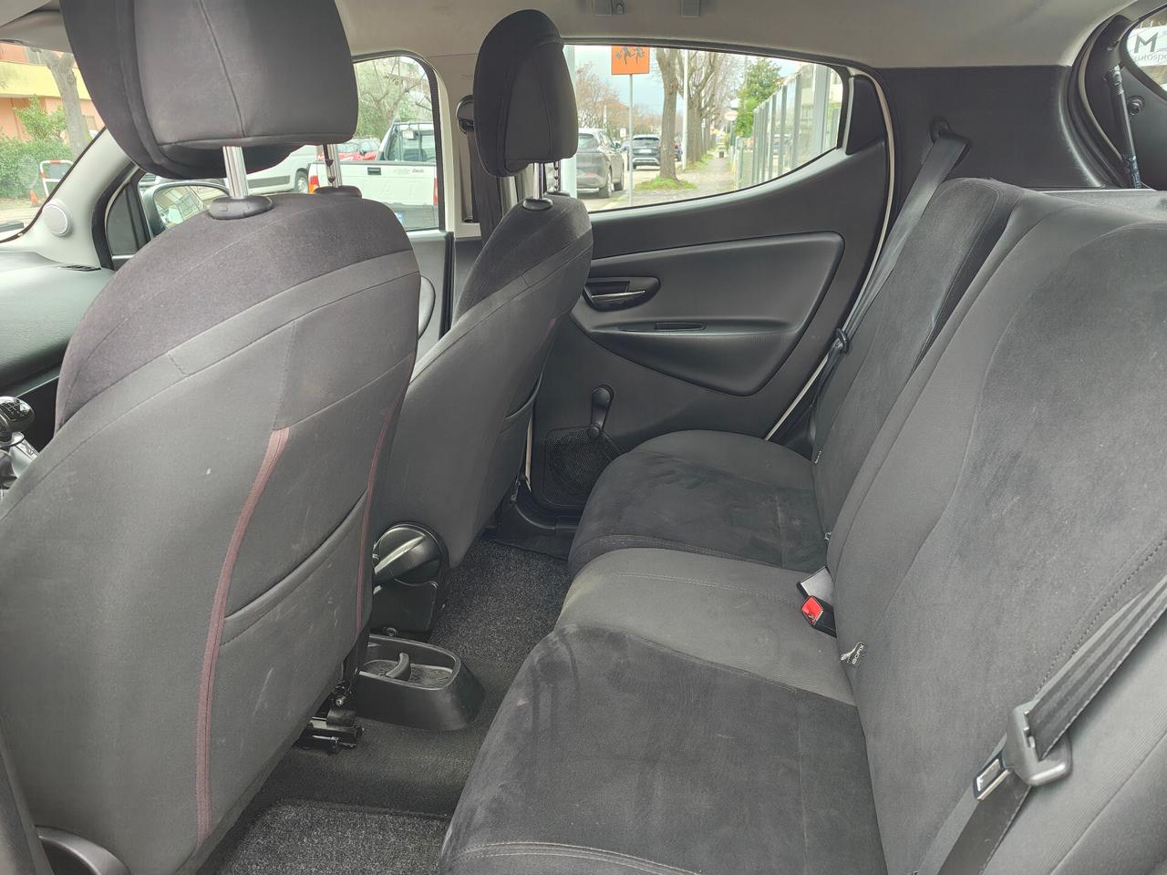 Lancia Ypsilon 1.2 69 CV 5 porte GPL Ecochic Silver