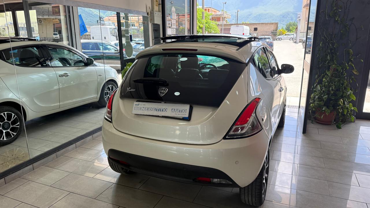 LANCIA YPSILON 1.3 MJT TETTO APRIBILE
