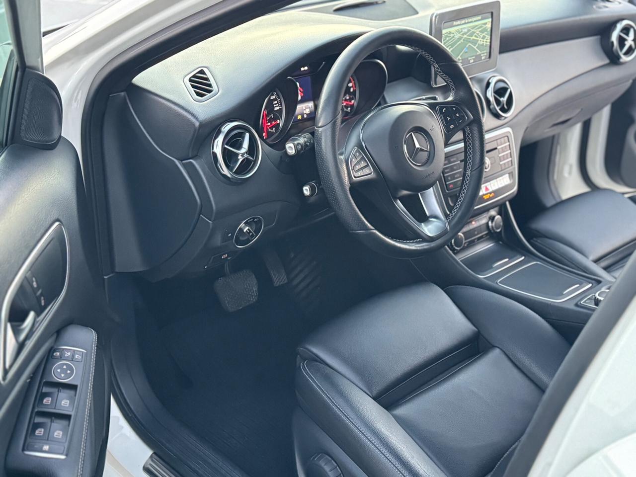 Mercedes-benz GLA Benzina Sport, Pelle Automatico