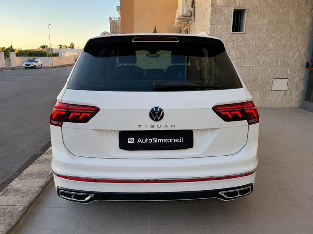 VOLKSWAGEN Tiguan 2.0 TDI 150 CV SCR DSG R-Line LUCI AMBIENTE
