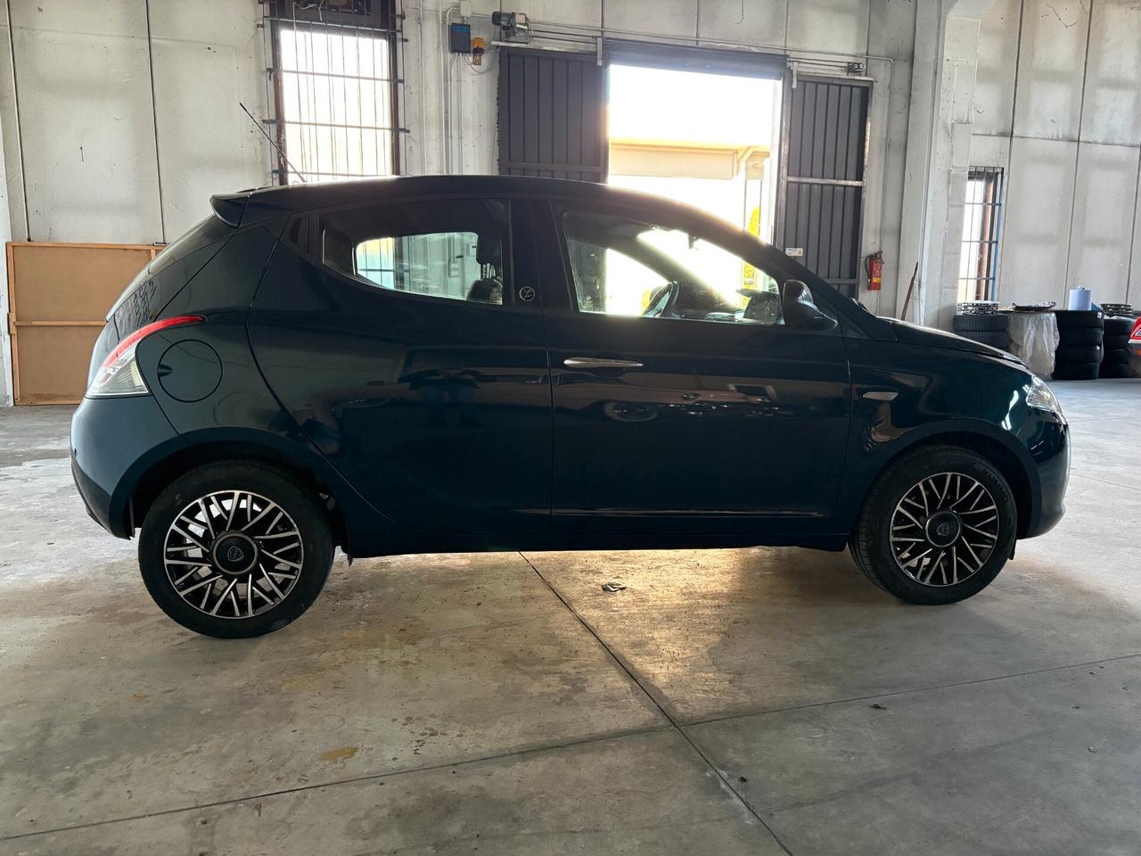 Lancia Ypsilon 1.2 Gold ecochic 69cv GPL Euro 6 5 POSTI