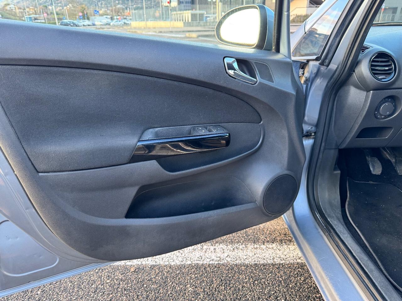 Opel Corsa 1.2 5 porte Benzina km originali