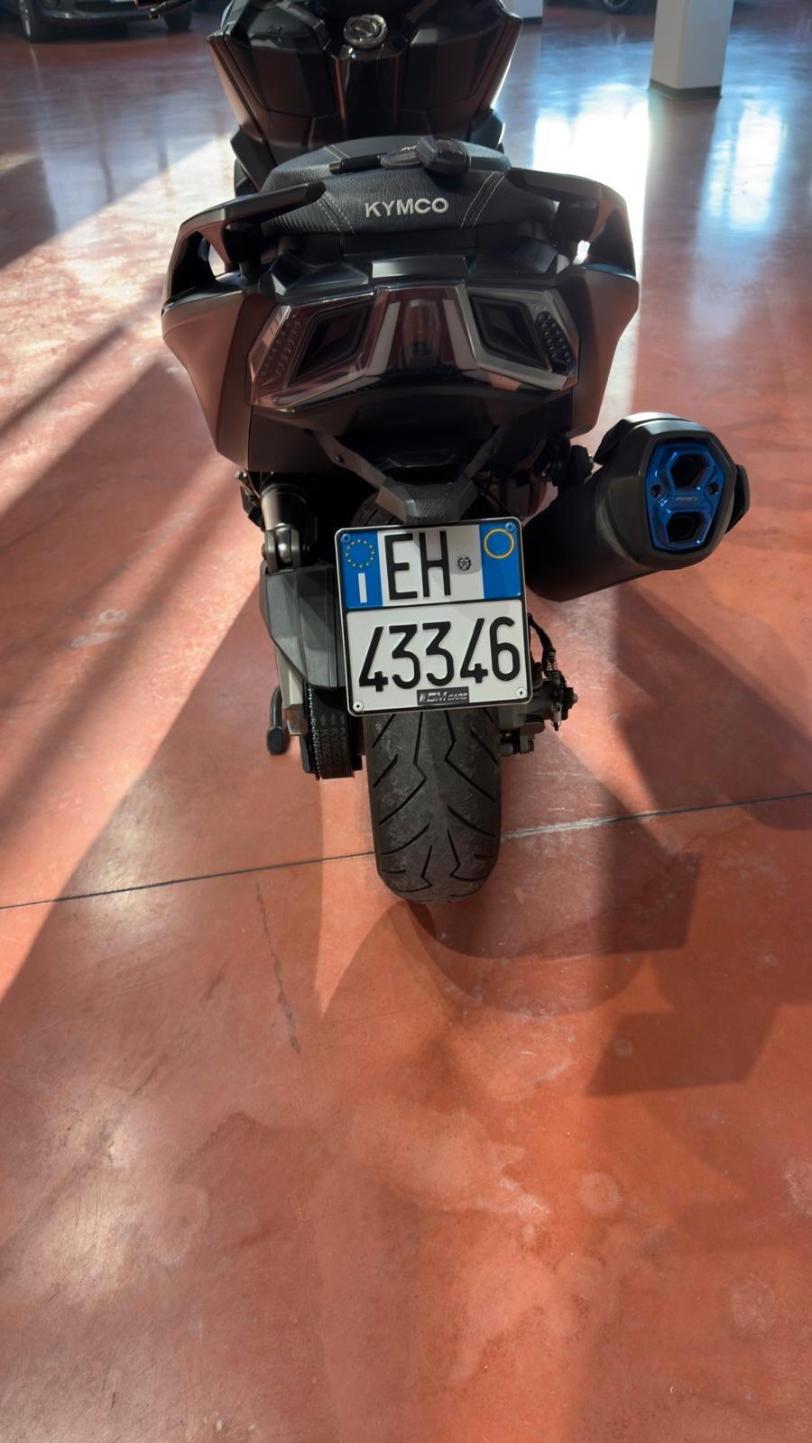 Kymco AK 550