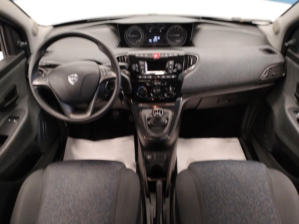 Lancia Ypsilon 1.0 FireFly 5 porte S&S Hybrid Ecochic Silver