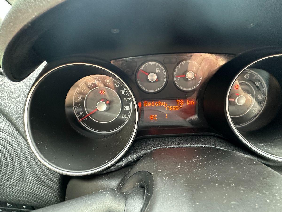 FIAT - Punto - 1.2 8V 5p. Street
