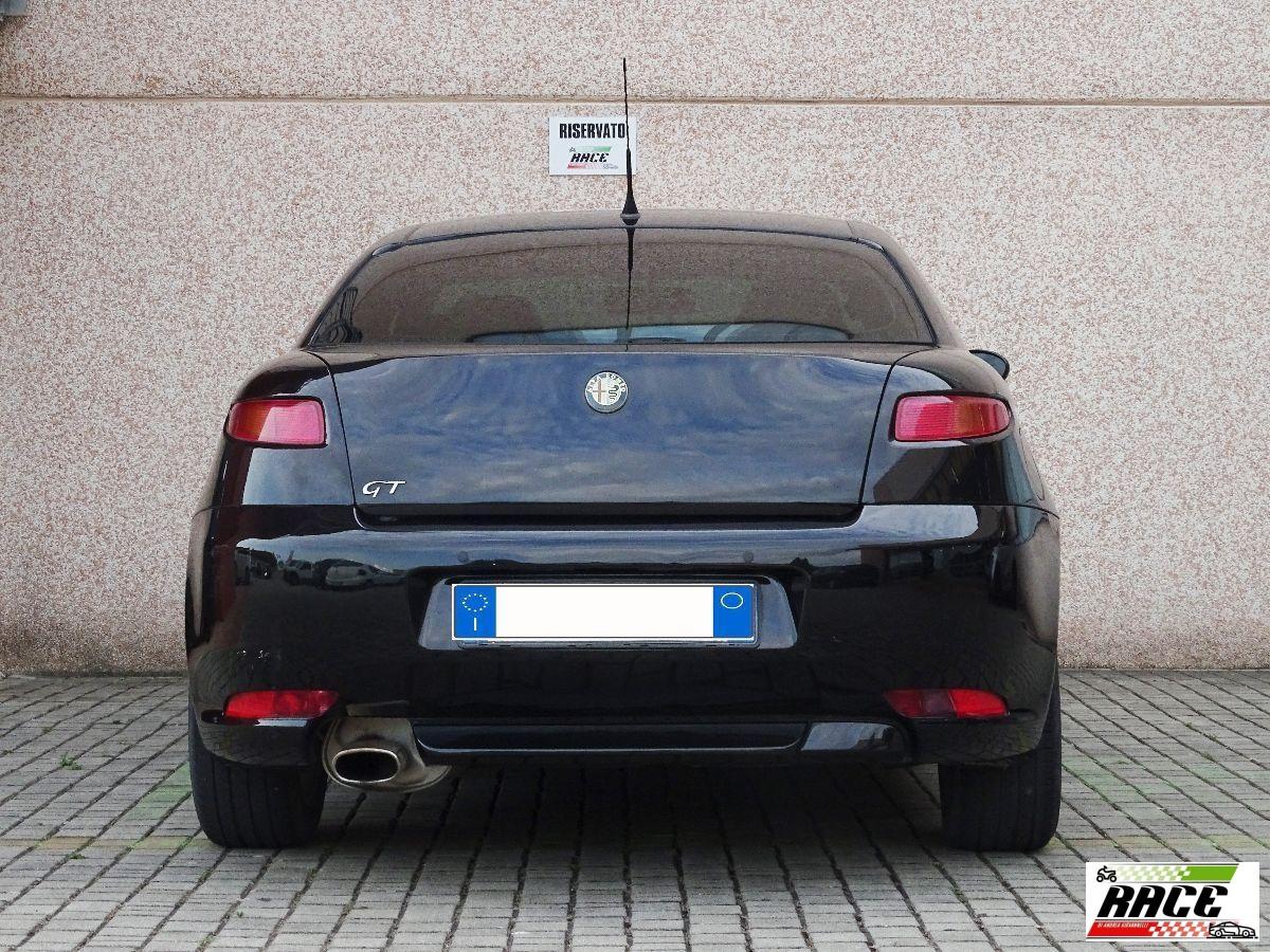 ALFA ROMEO - GT - 1.9 JTDM 16V Distinctive