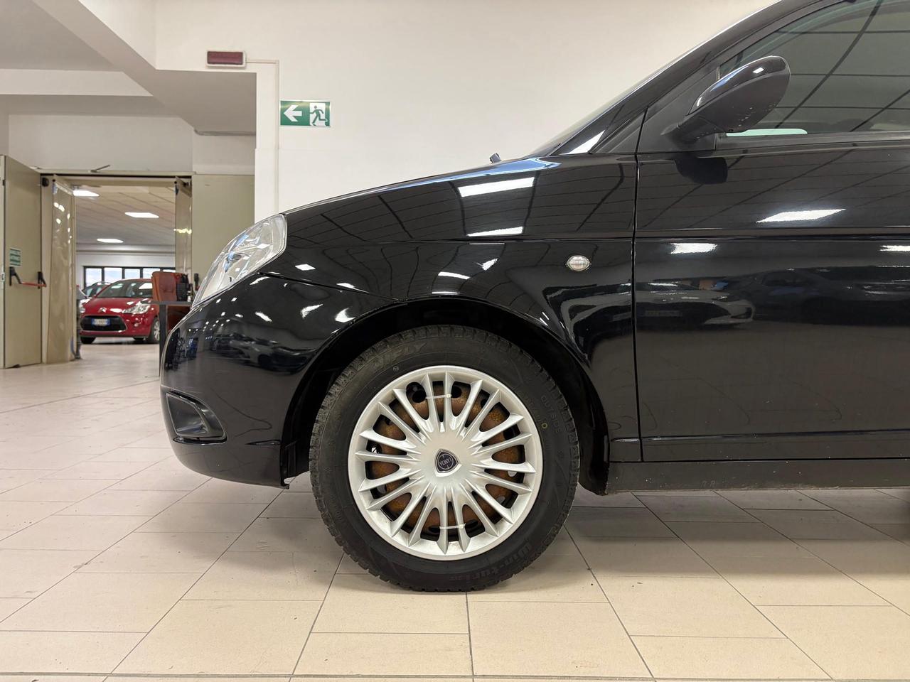 Lancia Ypsilon 1.2 8v Argento
