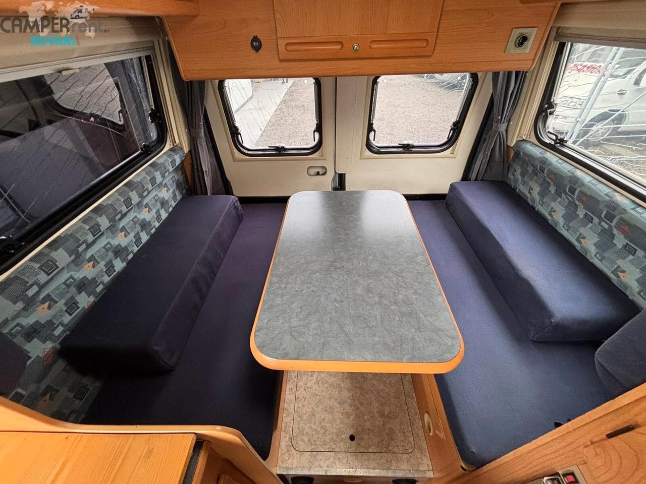 Peugeot 244 L - FURGONATO COMPATTO CON DINETTE A FERRO DI CAVALLO