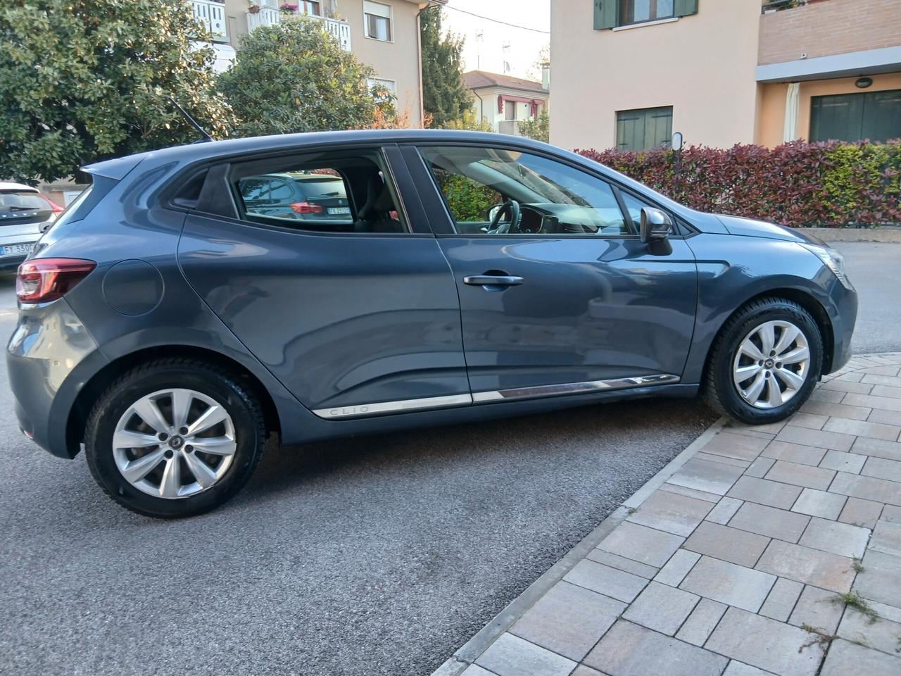 Renault Clio TCe 100 CV 5 porte Zen UNICO proprietario tua con € 164 mese