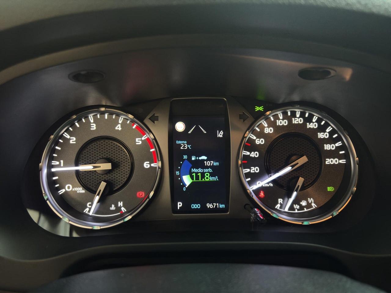 Toyota Hilux 2.4 d-4d double cab Lounge auto