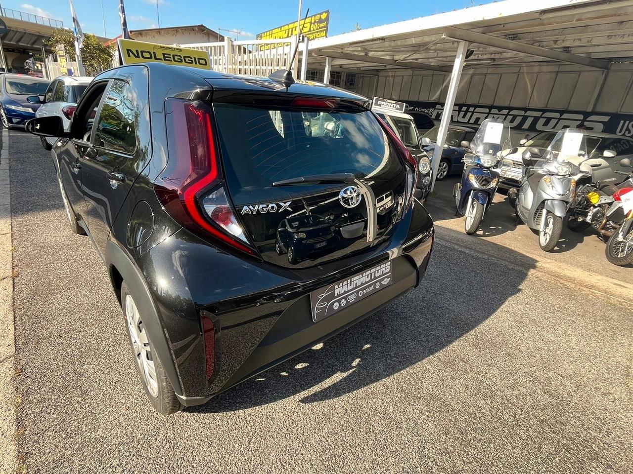 NOLEGGIO TOYOTA AYGO X 1.0 VVT - I 72 CV 5 PORTE ACTIVE – (150 KM GIORNALIERI INCLUSI) TARIFFA GIORNALIERA: 40,00 EURO FORMULA SETTIMANALE: 320,00 EURO FORMULA MENSILE: 800,00 EURO