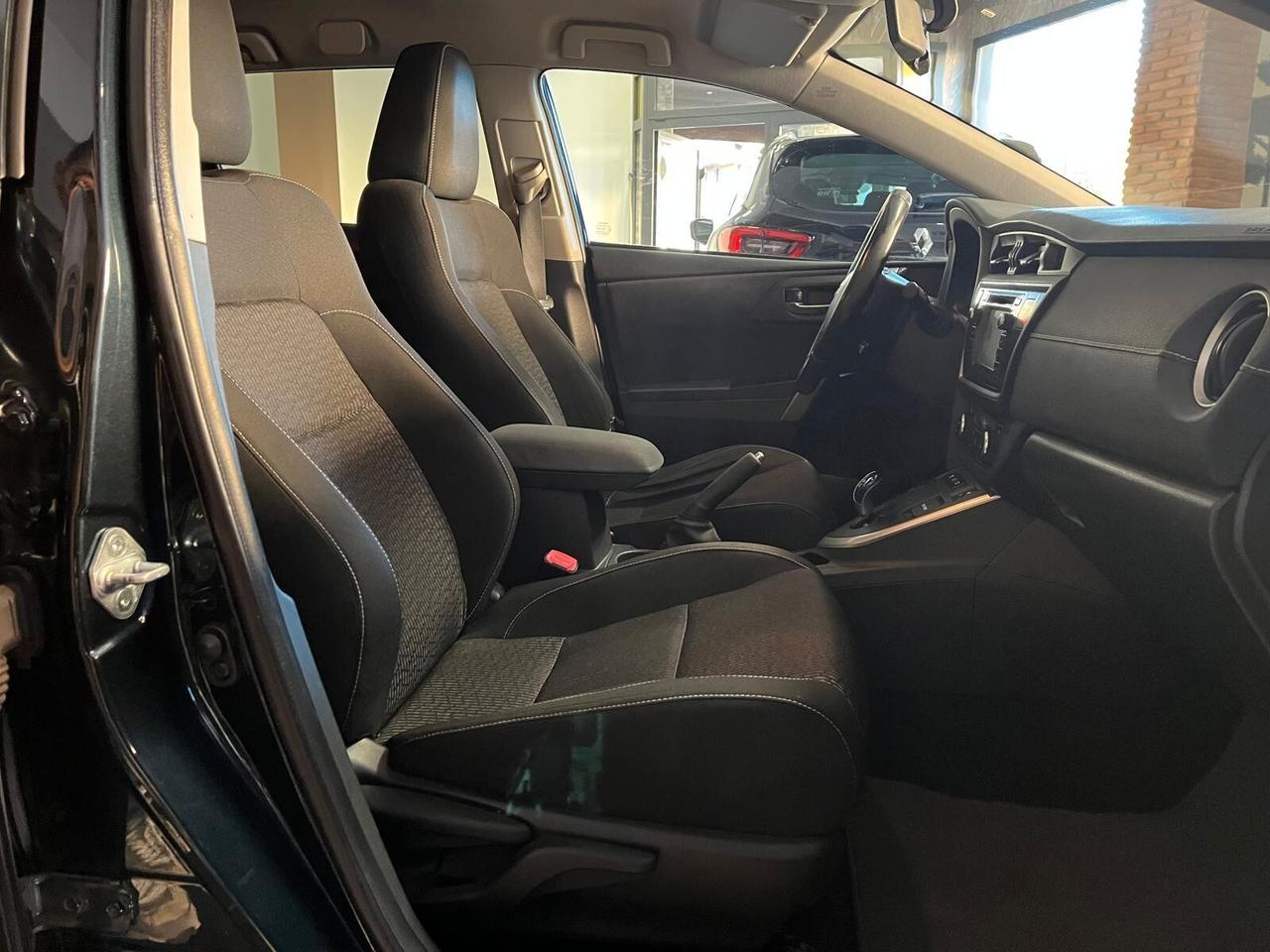 Toyota Auris 1.8 Hybrid Active