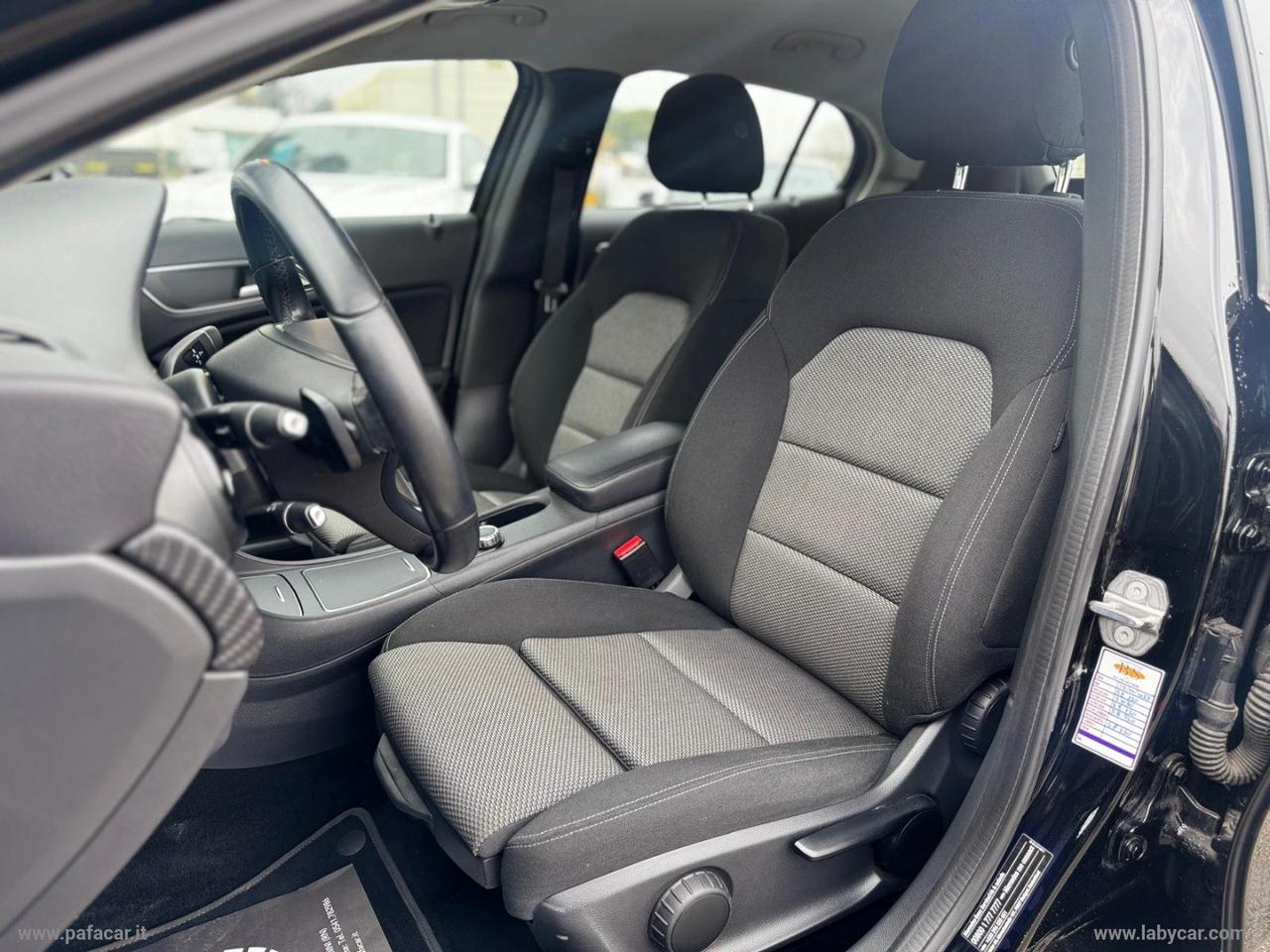 MERCEDES-BENZ GLA 180 Executive