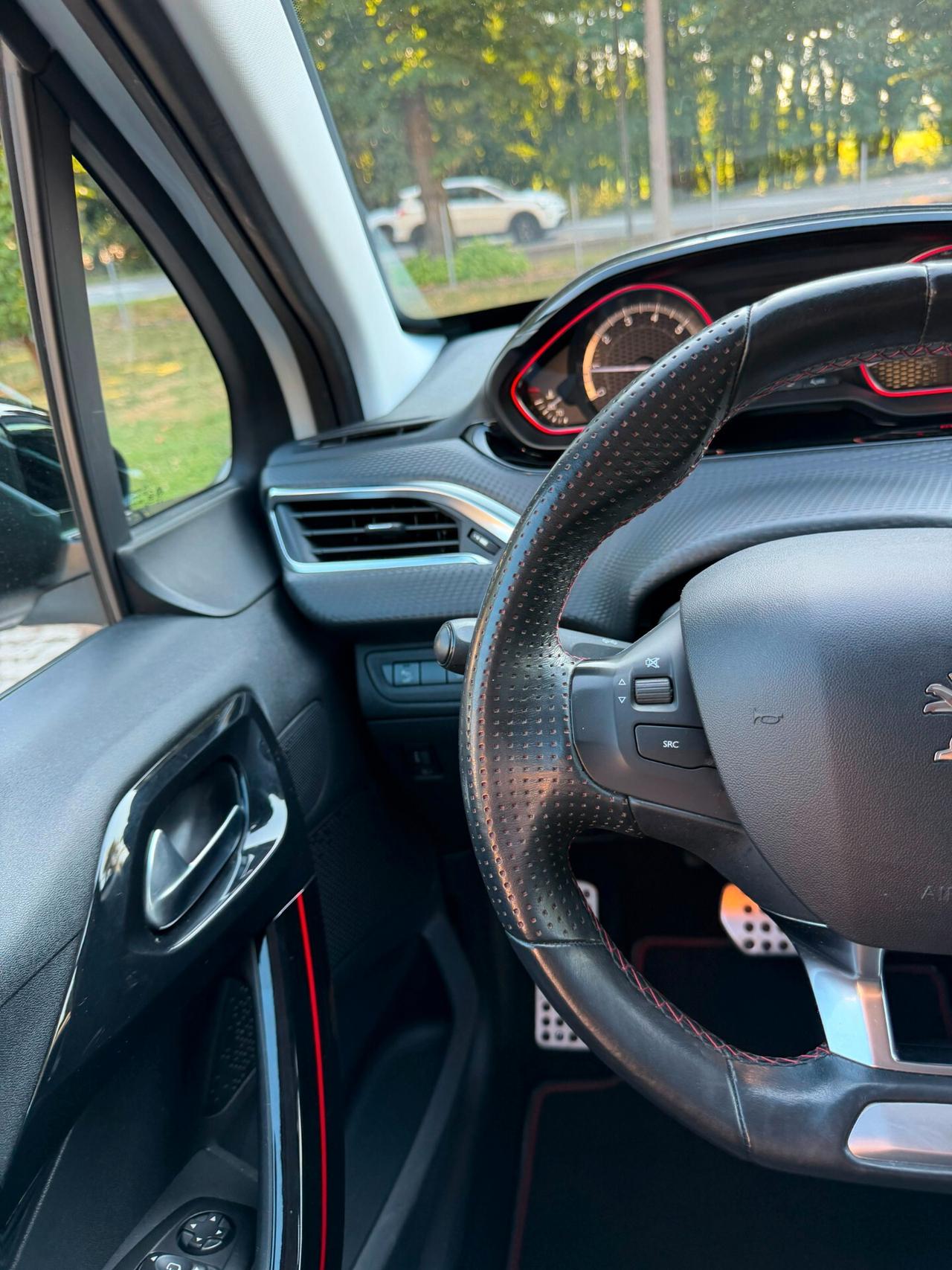 Peugeot 2008 PureTech Turbo 130 S&S Black Matt