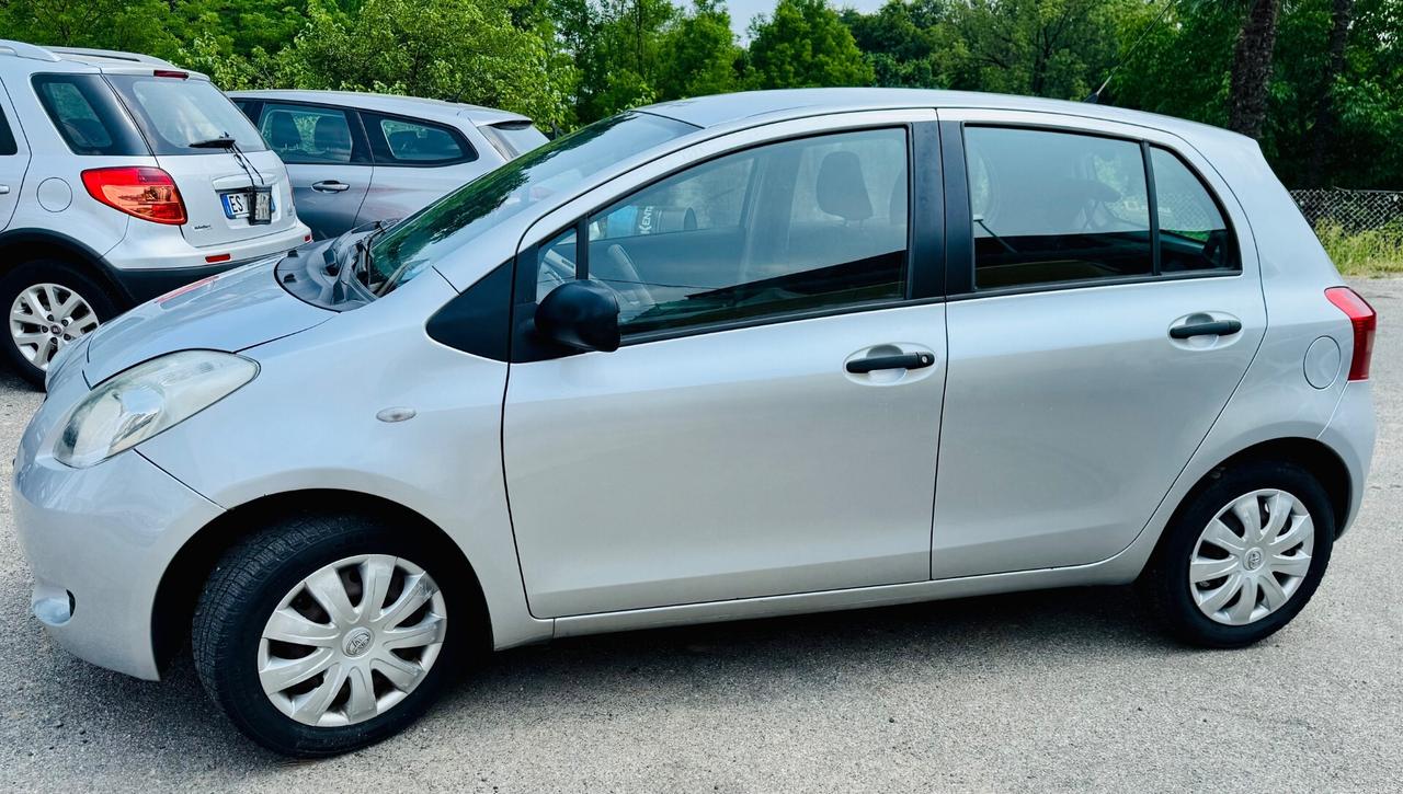 Toyota Yaris 1.0 5 porte Now Ok Neopatentati