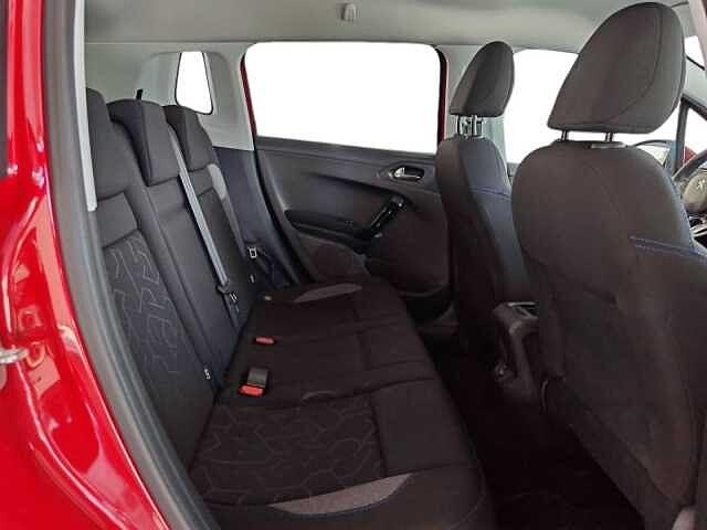 Peugeot 2008 BlueHDi 100 S&S Signature