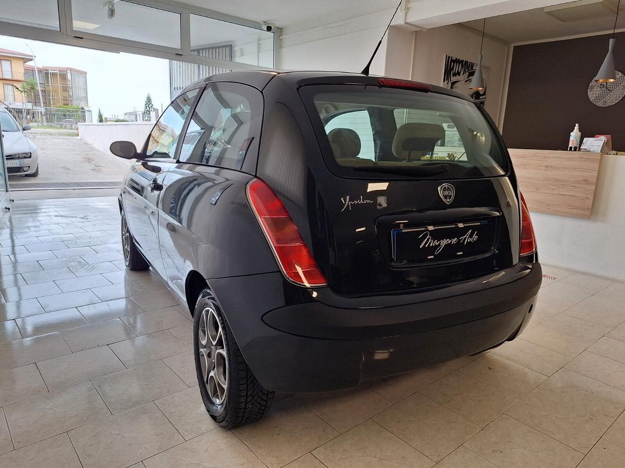 Lancia Ypsilon 1.2 Argento - OK NEOPATENTATI