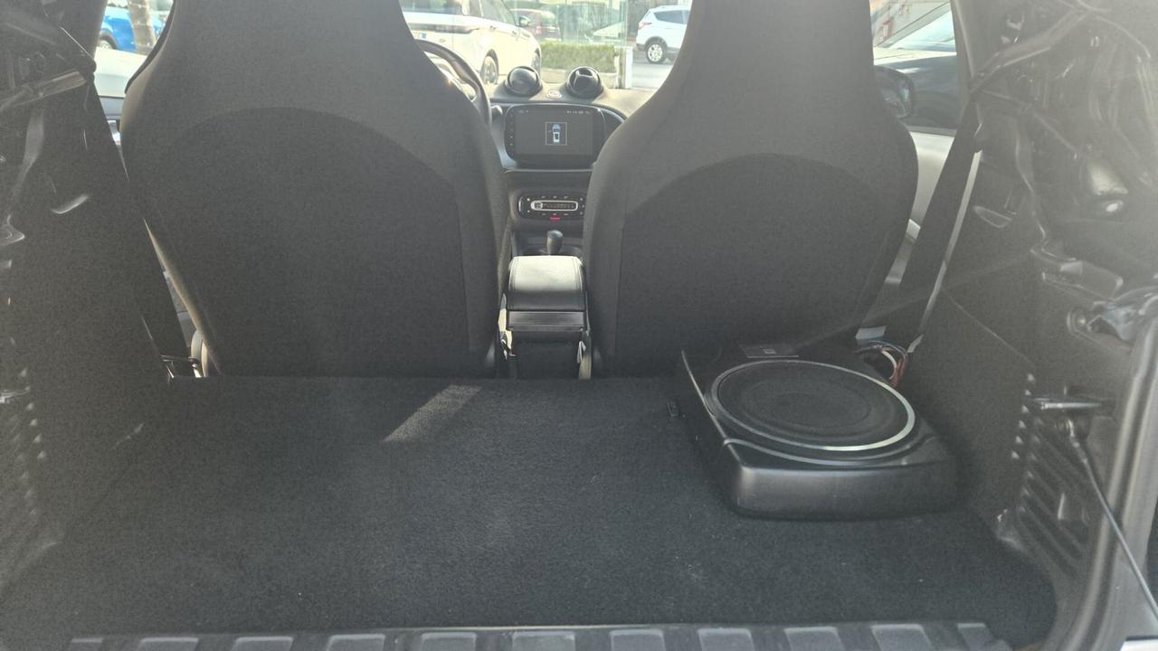 smart forTwo Cabrio 1.0 Passion 71cv twinamic my18 Lega App USB