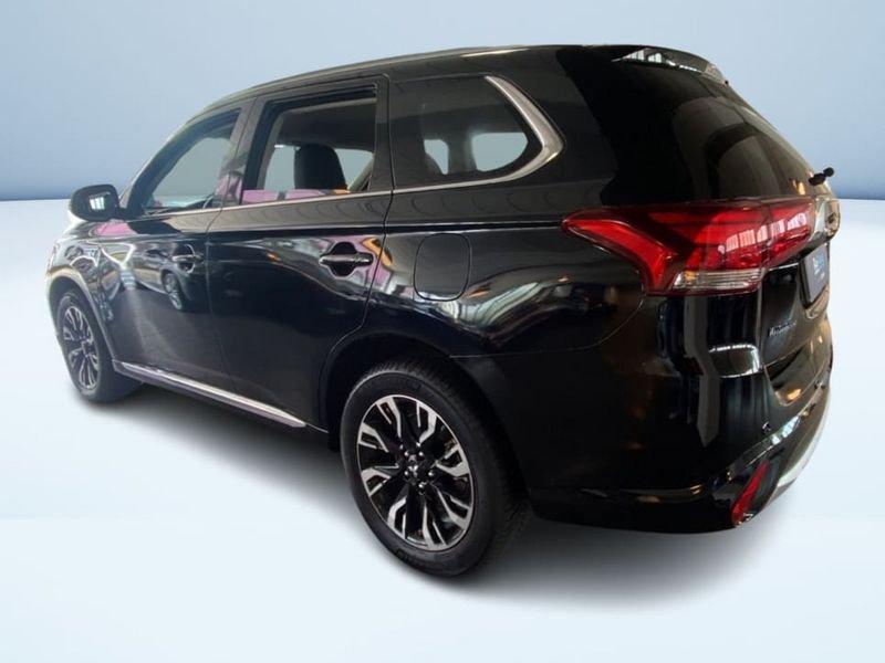 Mitsubishi Outlander PHEV 2.0 INSTYLE PLUS SDA 4WD MY17