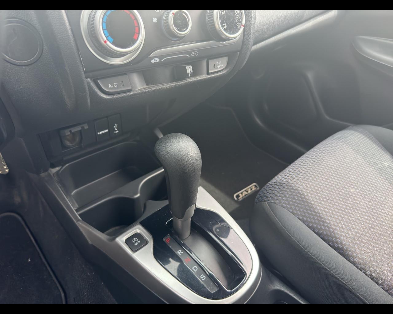 HONDA Jazz 3ª serie 15-20 - Jazz 1.3 Comfort Connect ADAS CVT