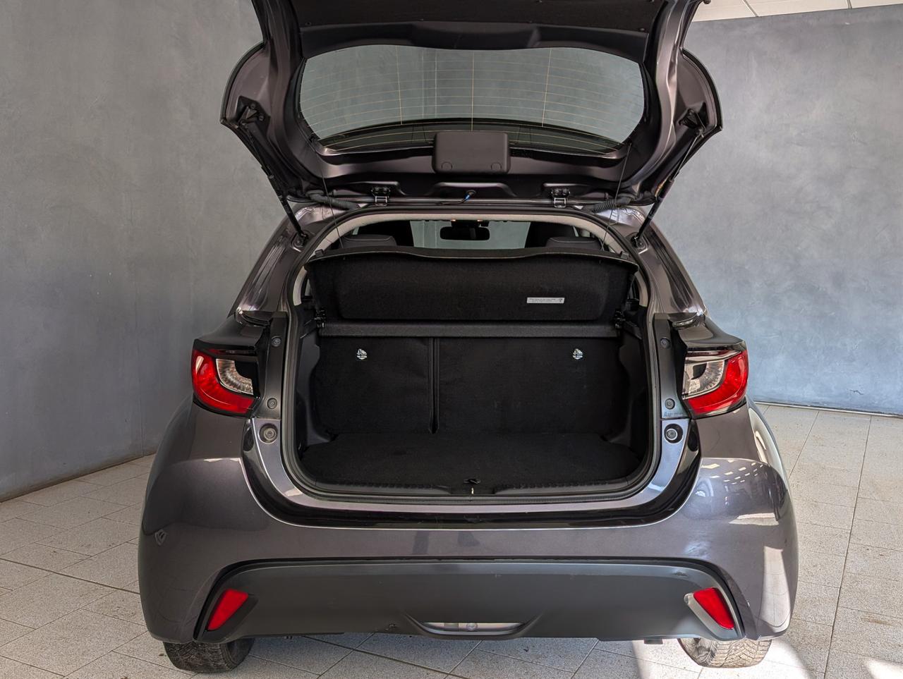 Toyota Yaris 1.5 Hybrid Automatic Business