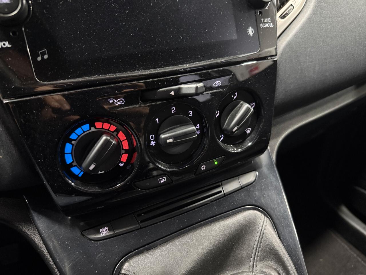 Lancia Ypsilon 1.0 FireFly 5 porte S&S Hybrid Gold