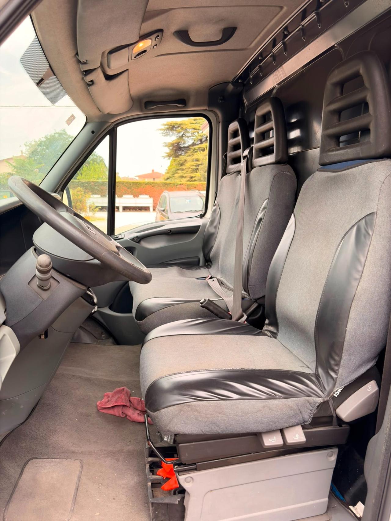 IVECO DAILY 2.3 35/E4 -2009