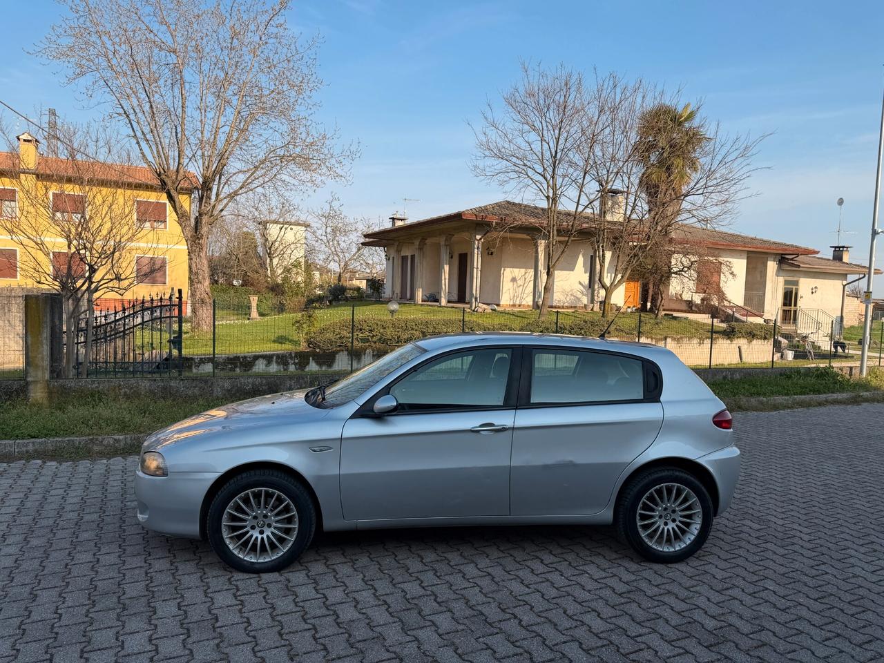 Alfa147 1.9 JTD 5 porte Ok Neopatentati