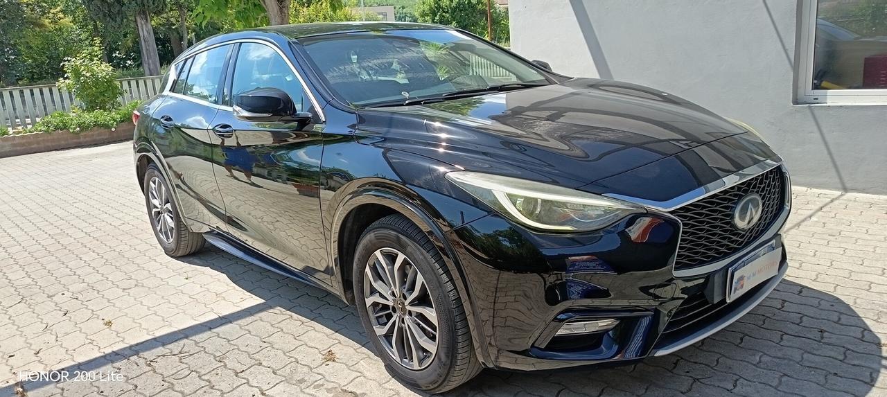 Infiniti Q30 1.5d Business 109cv