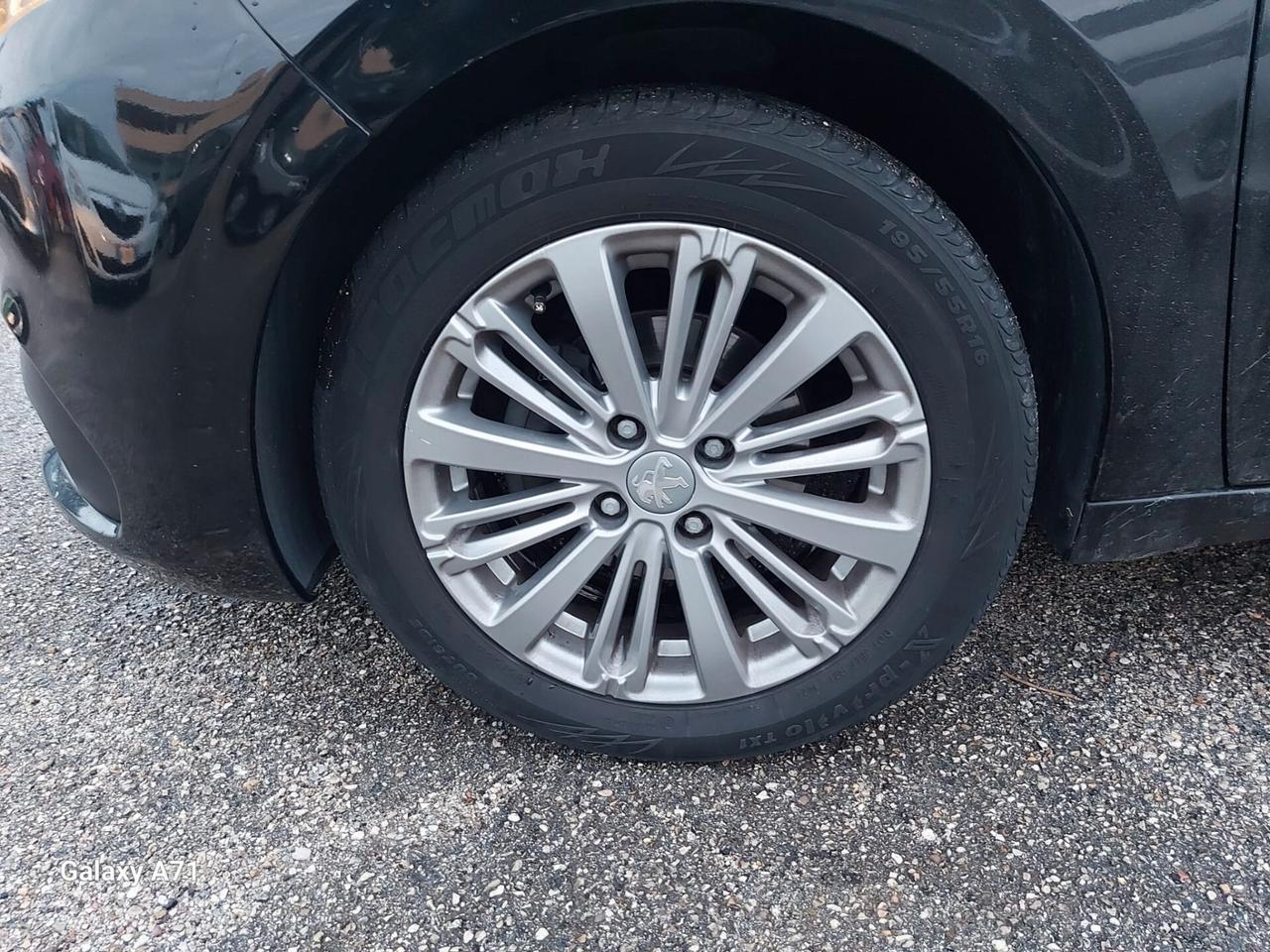 PEUGEOT 208 1,2 GPL 82 CV ALLURE 5P