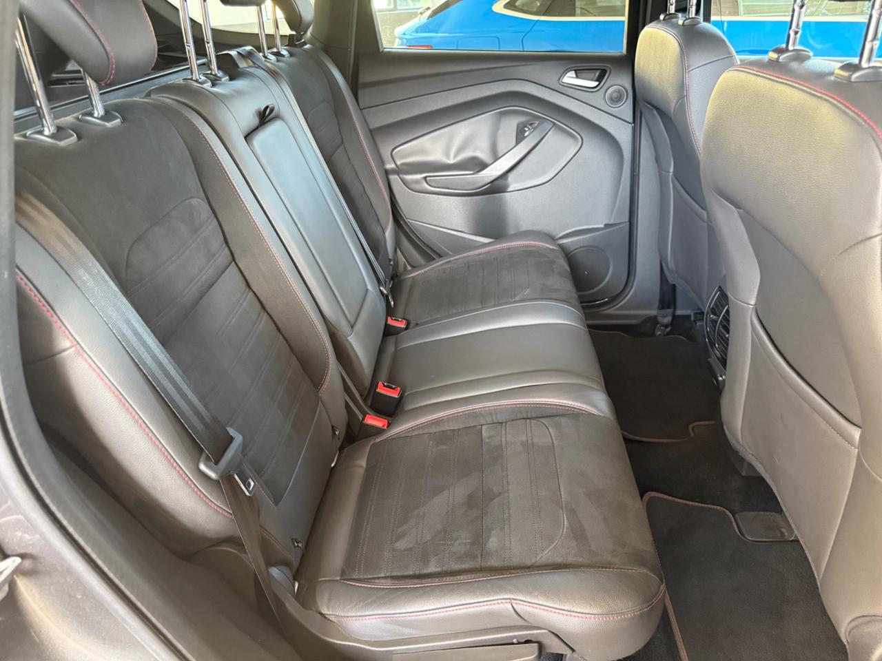 Ford Kuga 1.5 TDCI 120 CV S&S 2WD Powershift ST-Line