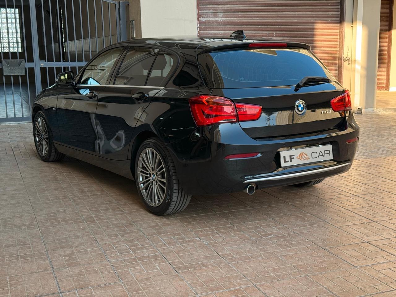 Bmw 116d 5p. Urban 115 cv