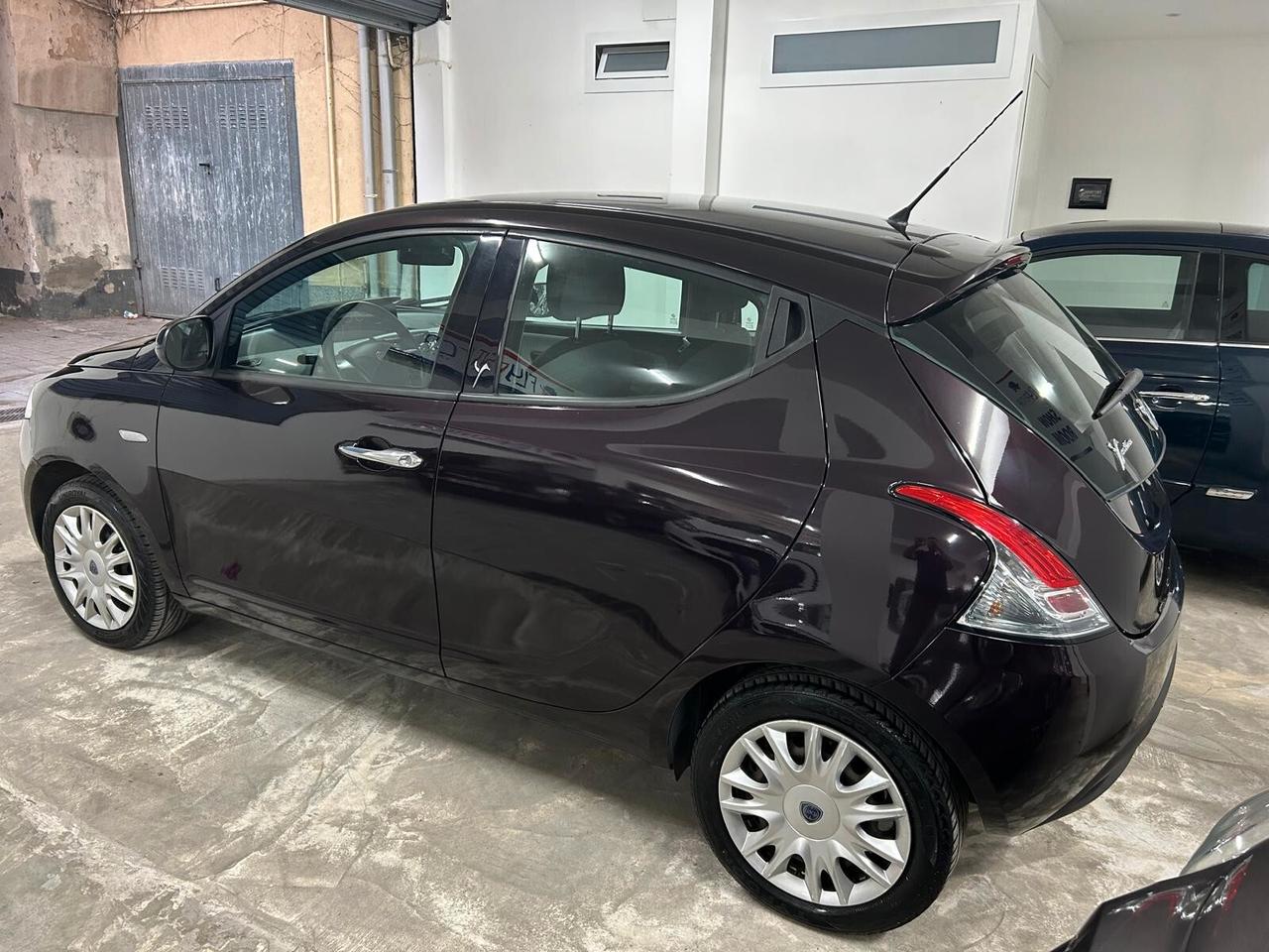 Lancia Ypsilon 1.2 69 CV 5 porte Gold