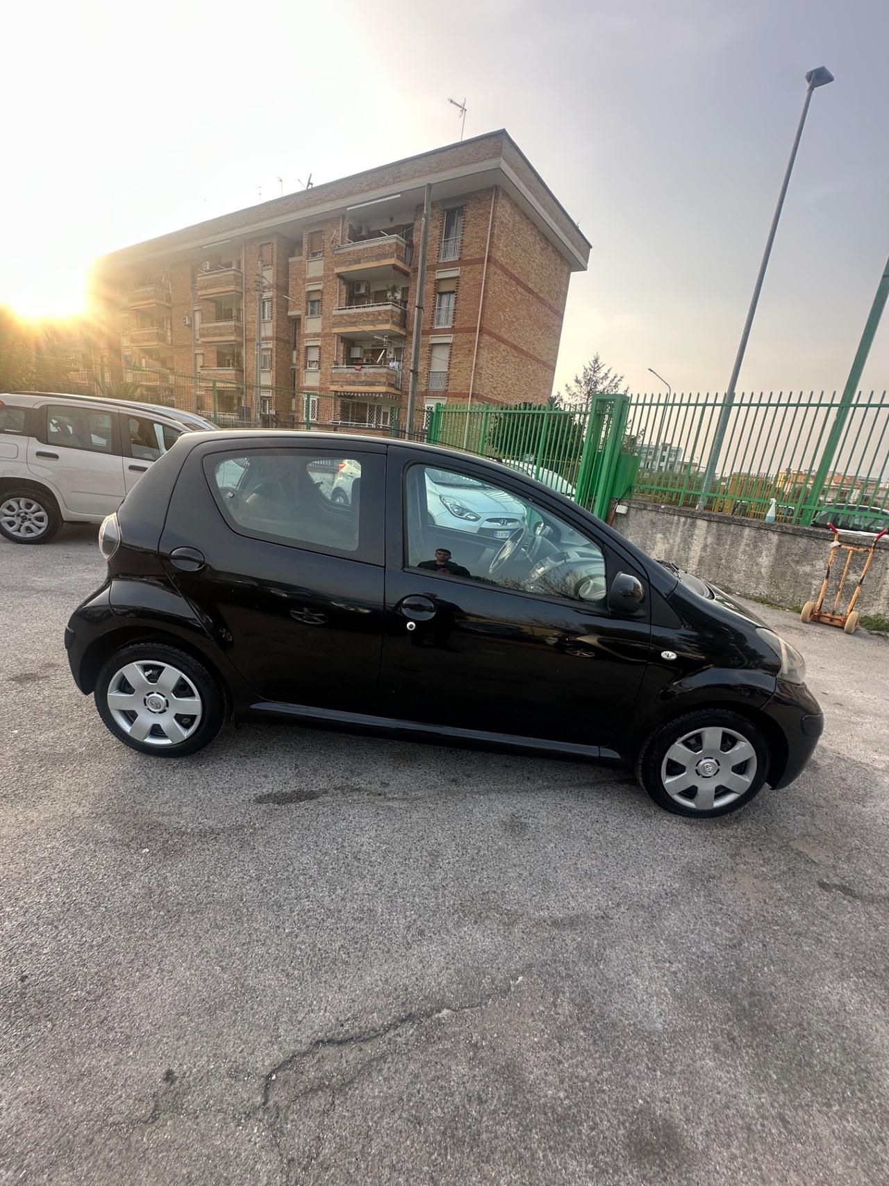 Toyota Aygo 1.0 12V VVT-i 5 porte Lounge MMT
