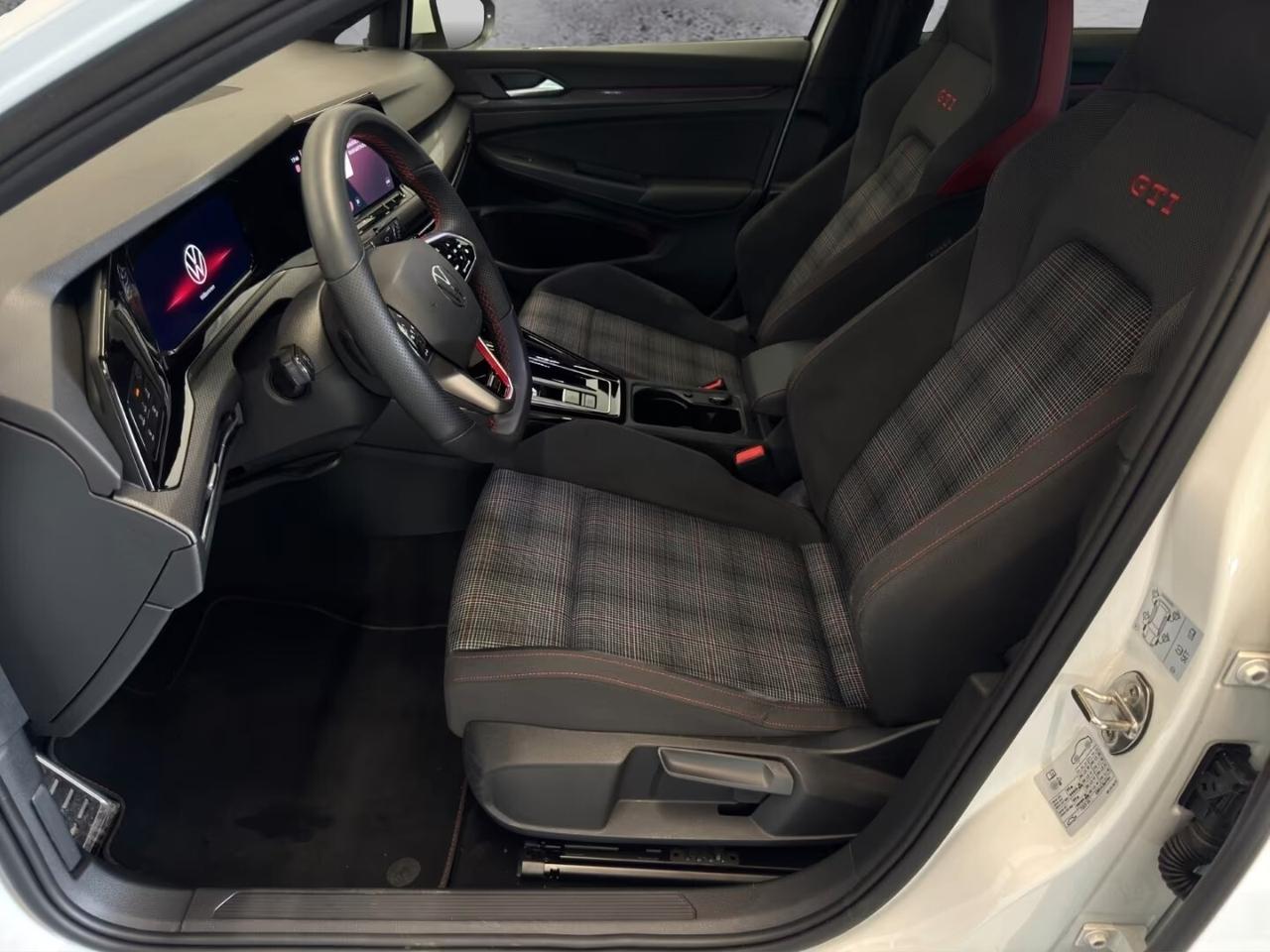 Volkswagen Golf GTI 2.0 TSI DSG LED TELECAMERA