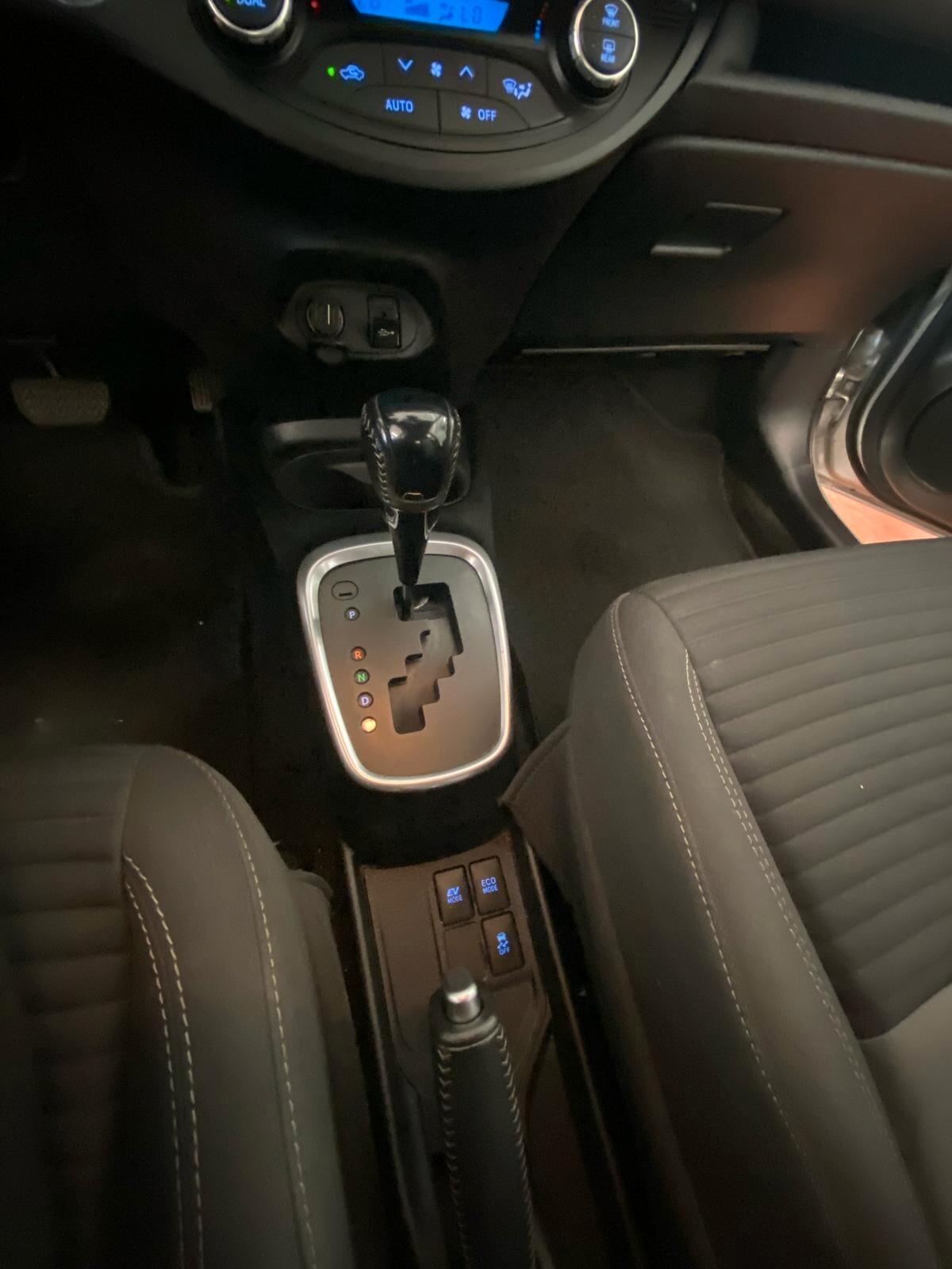 Toyota Yaris 1.5 Hybrid 5 porte Active