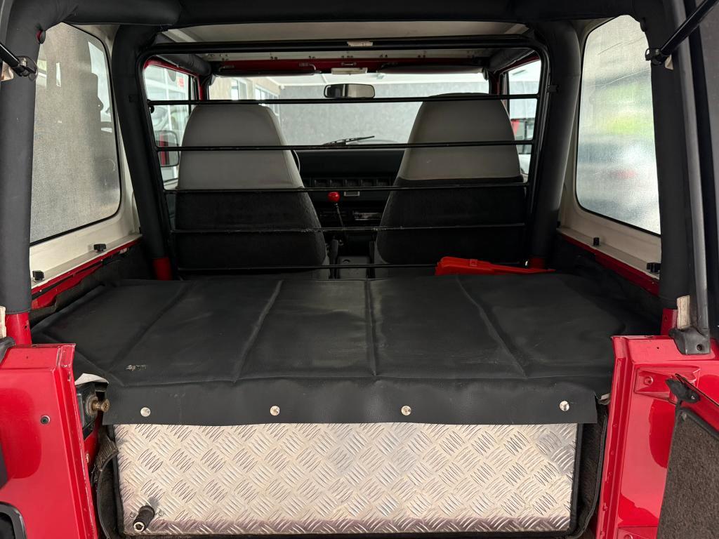Jeep Wrangler Hard Top 4.0 Laredo autocarro