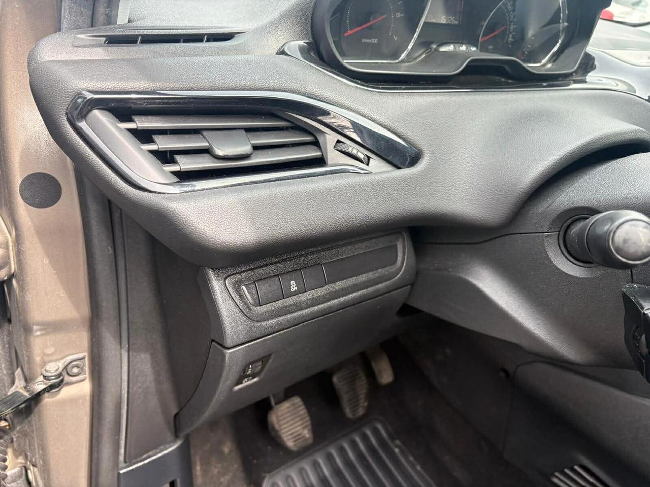 Peugeot 208 1.2 VTi 82 CV 5 porte Active