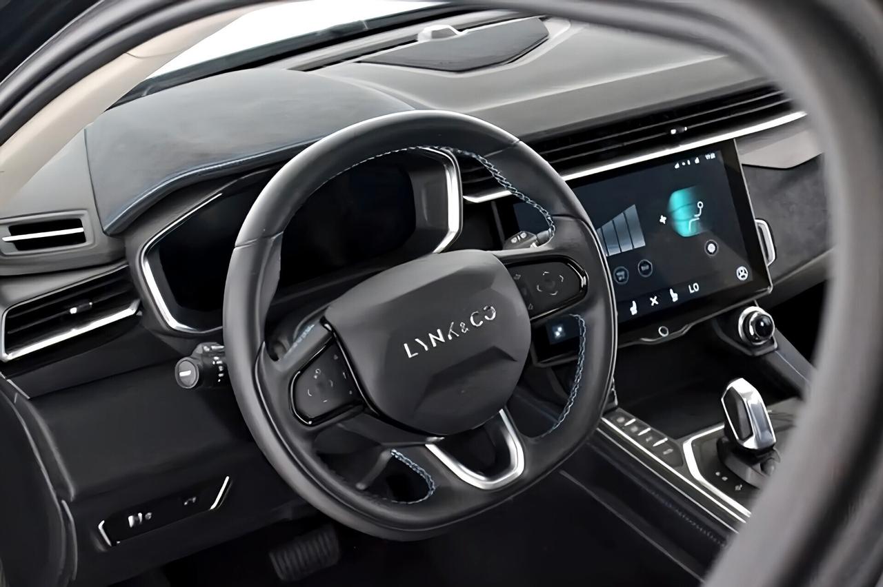 LYNK&CO O1 1.5 HYBRID PERFETTA