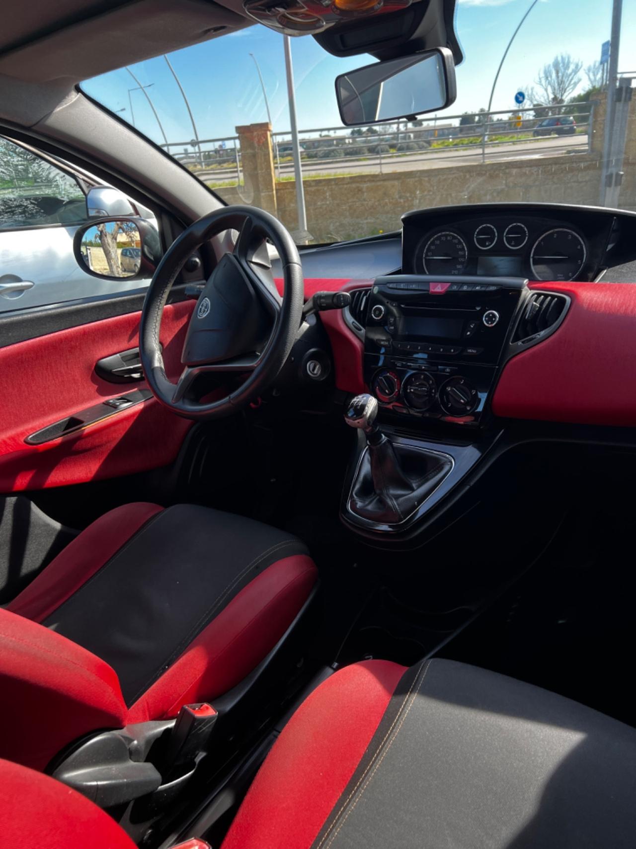 Lancia Ypsilon 1.3 MJT 16V 95 CV 5 porte S&S Gold full !!